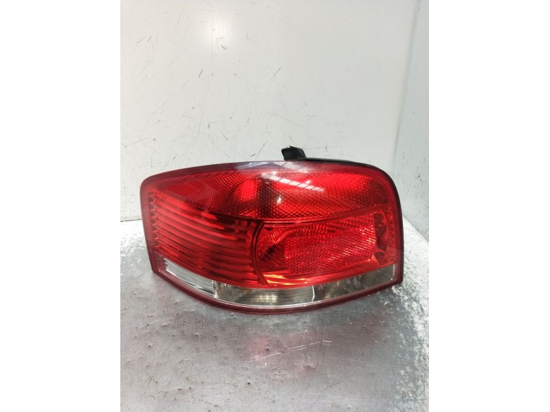 Recambio de piloto trasero izquierdo para audi a3 (8p1) 2.0 tdi 16v referencia OEM IAM 8P0945095017S  2004