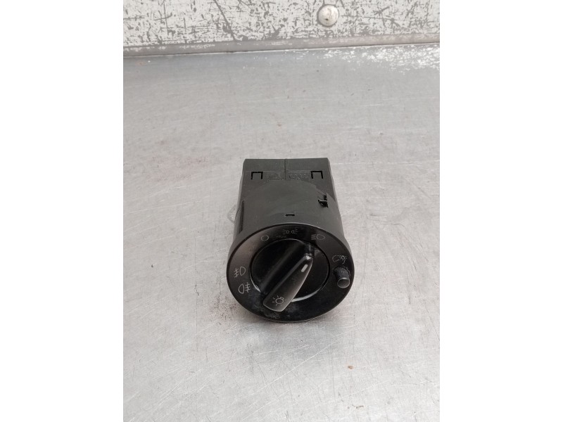 Recambio de mando luces para skoda octavia i (1u2) 1.9 tdi referencia OEM IAM 3B0941531A 04052001 1997