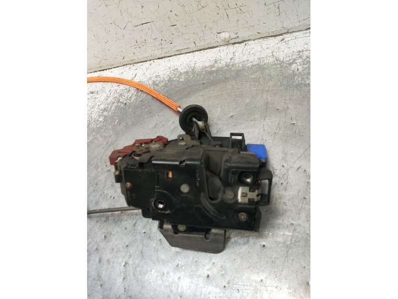 Recambio de motor cierre centralizado delantero izquierdo para audi a3 (8p1) 2.0 tdi 16v referencia OEM IAM 4E1837015 3P 2004