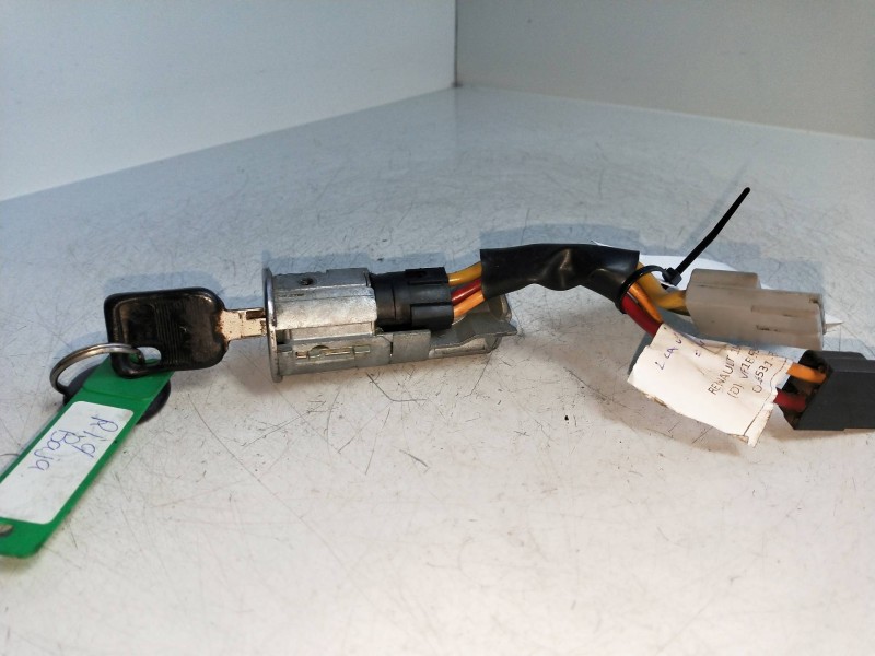 Recambio de conmutador de arranque para renault 19 (b/c/l53) 1.9 dt referencia OEM IAM    Recambio de conmutador de arranque para renault 19 (b/c/l53) 1.9 dt referencia OEM IAM