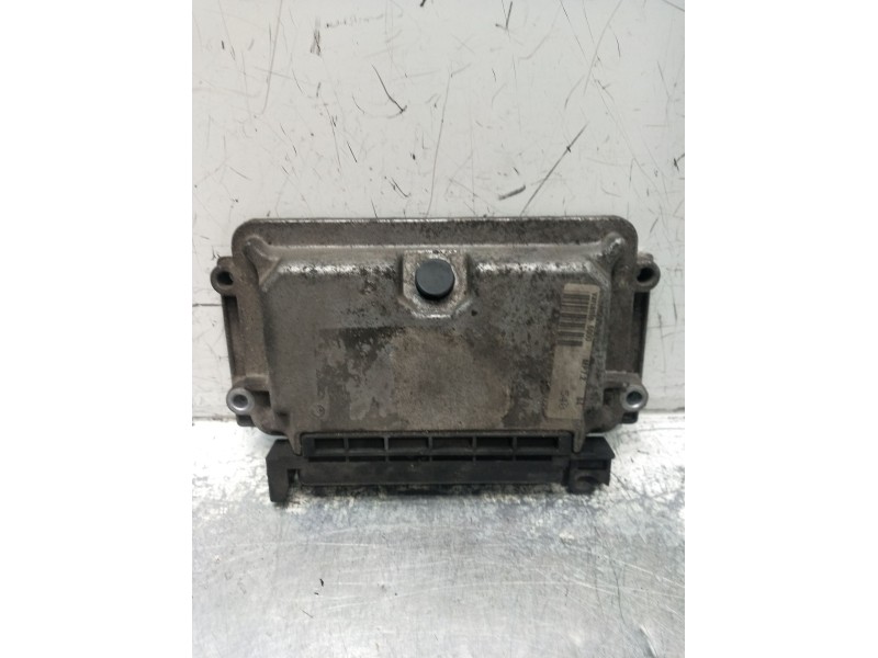 Recambio de centralita motor uce para peugeot 206 hatchback (2a/c) 1.6 i referencia OEM IAM 0261206216 9632693980 26FM0652 1998 