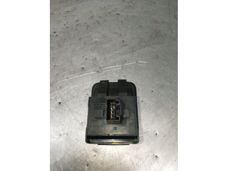 Recambio de mando elevalunas delantero izquierdo para volkswagen caddy iv furgoneta/monovolumen (saa, sah) 2.0 tdi referencia OE