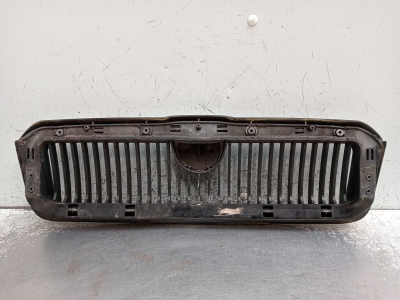 Recambio de rejilla delantera para skoda octavia i (1u2) 1.9 tdi referencia OEM IAM   1997