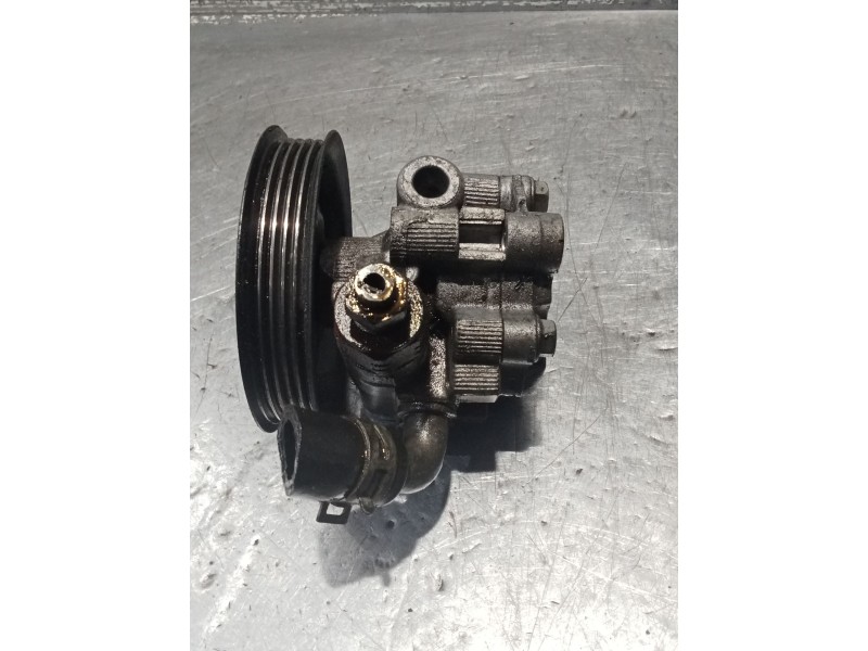 Recambio de bomba direccion para toyota avensis sedán (_t25_) 2.0 d-4d (cdt250_) referencia OEM IAM   