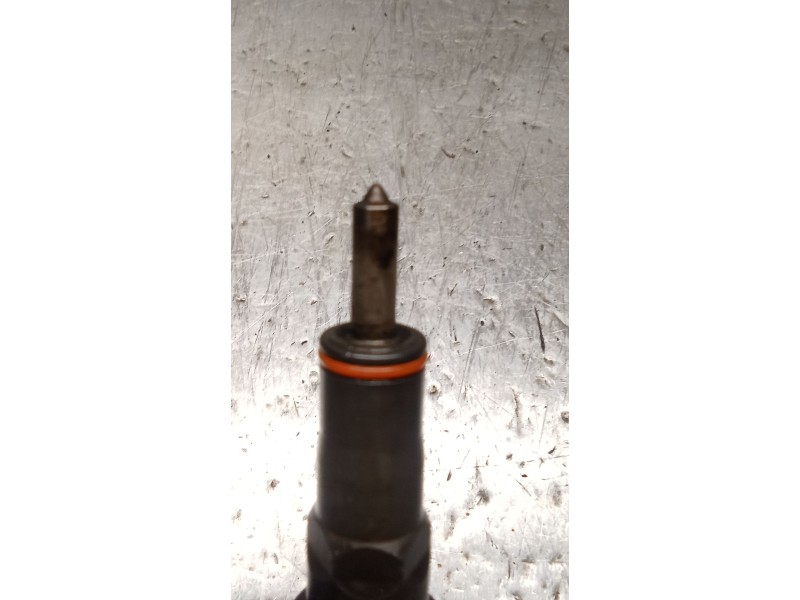 Recambio de inyector para volkswagen golf v (1k1) 1.9 tdi referencia OEM IAM 038130073AG 0414720215 BOSCH