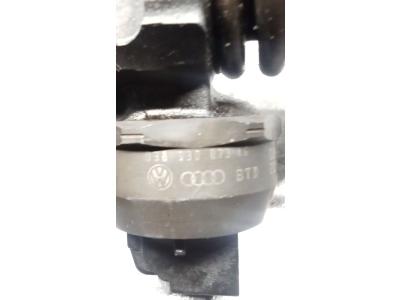 Recambio de inyector para volkswagen golf v (1k1) 1.9 tdi referencia OEM IAM 038130073AG 0414720215 BOSCH