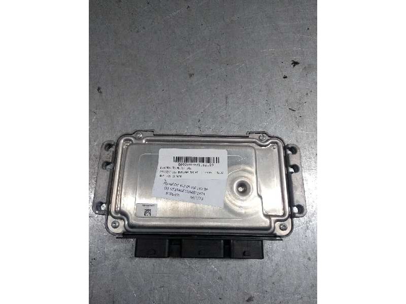 Recambio de centralita motor uce para peugeot 307 berlina (s2) xs referencia OEM IAM 0261201610 9663394680 ME745