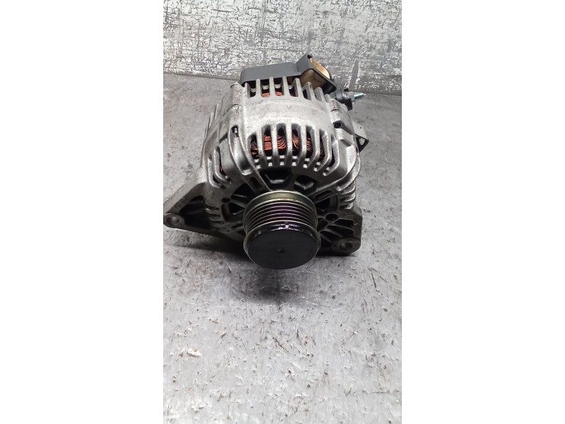 Recambio de alternador para kia cee´d hatchback (ed) 1.6 crdi 115 referencia OEM IAM 373002A110 120A 06