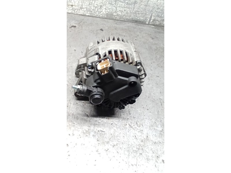 Recambio de alternador para kia cee´d hatchback (ed) 1.6 crdi 115 referencia OEM IAM 373002A110 120A 06