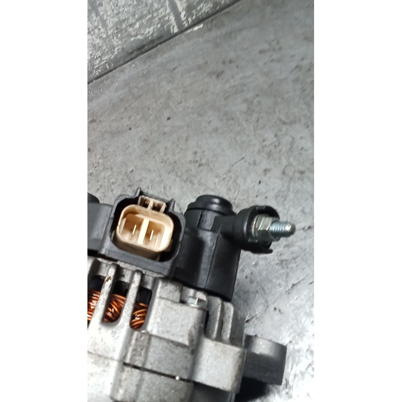 Recambio de alternador para kia cee´d hatchback (ed) 1.6 crdi 115 referencia OEM IAM 373002A110 120A 06