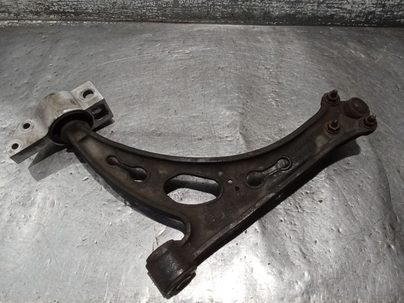 Recambio de brazo suspension inferior delantero derecho para audi a3 (8p1) 2.0 tdi 16v referencia OEM IAM 1K0501530C  