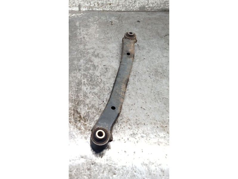 Recambio de brazo suspension superior trasero izquierdo para kia cee´d hatchback (ed) 1.6 crdi 115 referencia OEM IAM  POSTERIOR