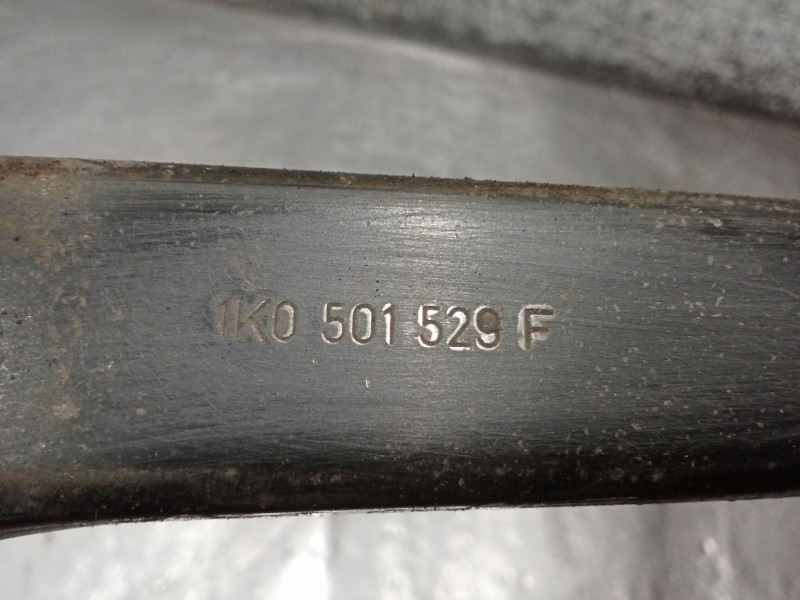 Recambio de brazo suspension inferior trasero izquierdo para audi a3 (8p1) 2.0 tdi 16v referencia OEM IAM 1K0501529F  ANTERIOR