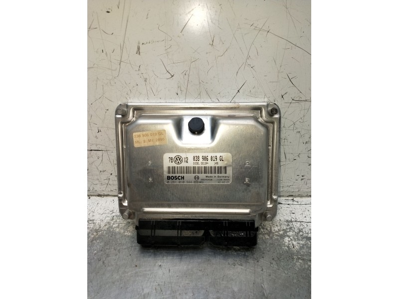 Recambio de centralita motor uce para volkswagen passat b5.5 (3b3) 1.9 tdi referencia OEM IAM 0281010944 038906019GL EDC15P 2001