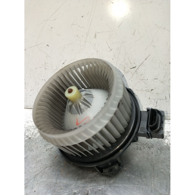 Recambio de motor calefaccion para toyota auris (_e15_) 1.4 d-4d (nde150_) referencia OEM IAM AV2727005151  2006