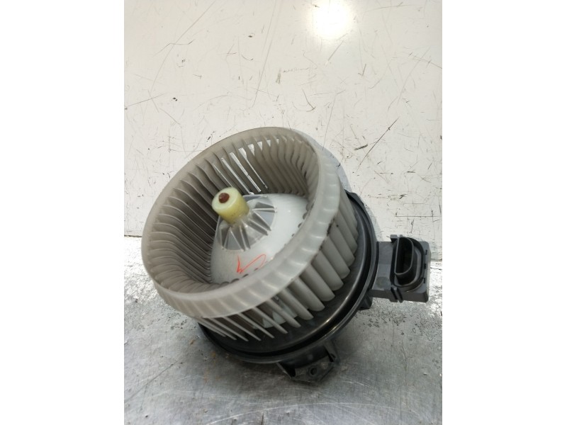 Recambio de motor calefaccion para toyota auris (_e15_) 1.4 d-4d (nde150_) referencia OEM IAM AV2727005151  2006