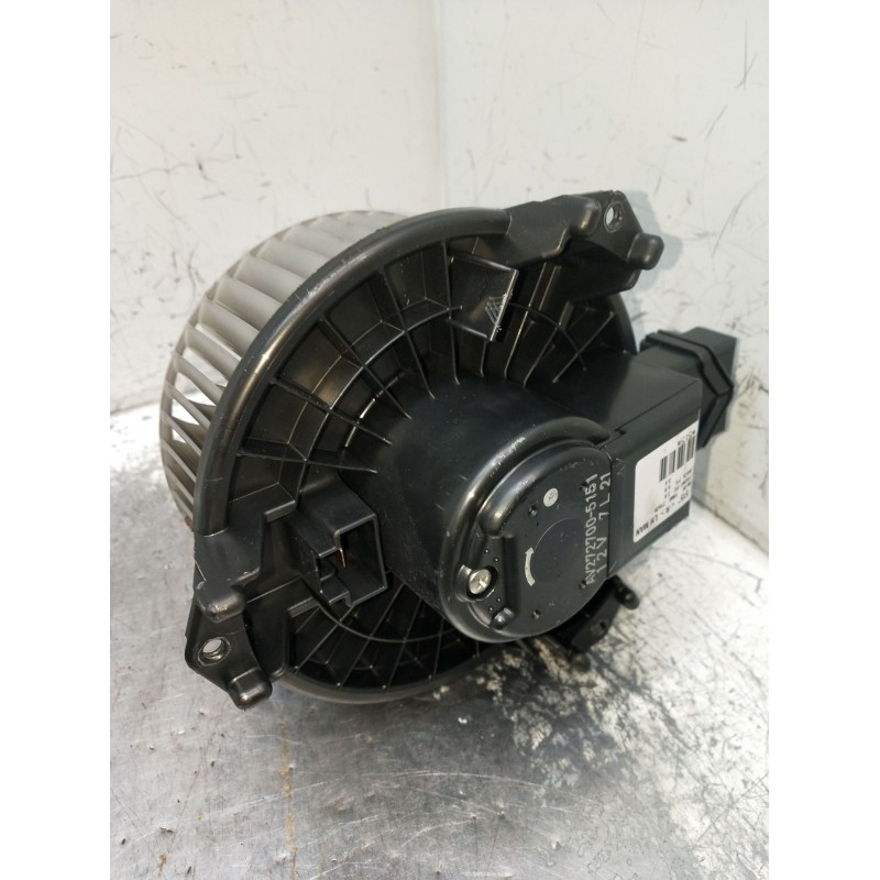 Recambio de motor calefaccion para toyota auris (_e15_) 1.4 d-4d (nde150_) referencia OEM IAM AV2727005151  2006