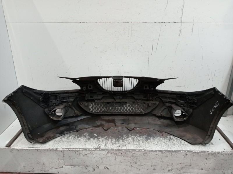 Recambio de paragolpes delantero para seat leon (1p1) 2.0 tdi 16v referencia OEM IAM   2005