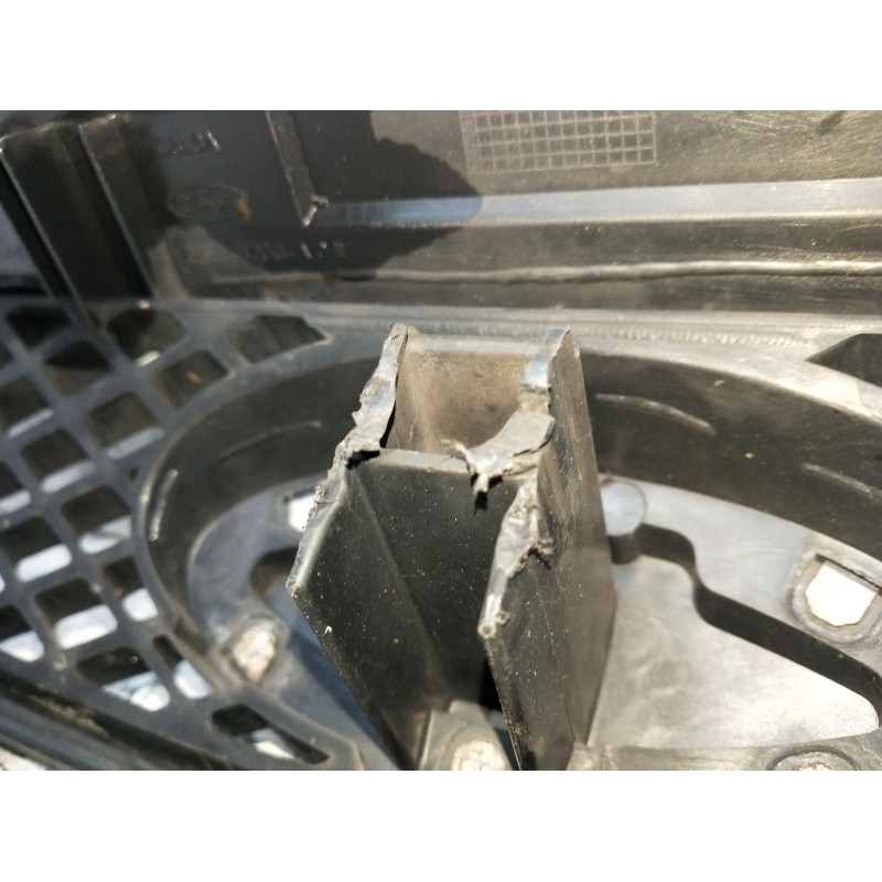 Recambio de rejilla delantera para ford fiesta v (jh_, jd_) 1.6 16v referencia OEM IAM  VER FOTOS 2002