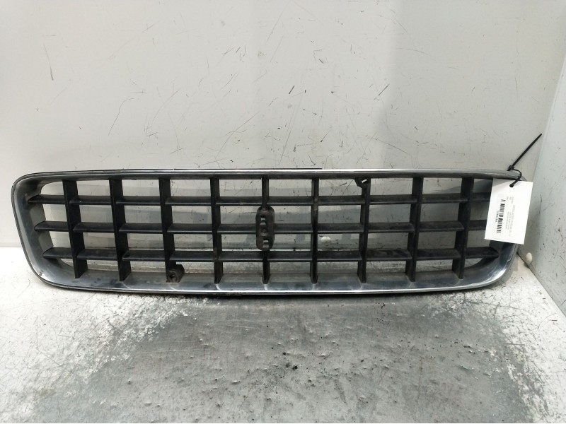Recambio de rejilla delantera para volvo xc90 i (275) d5 awd referencia OEM IAM   2006