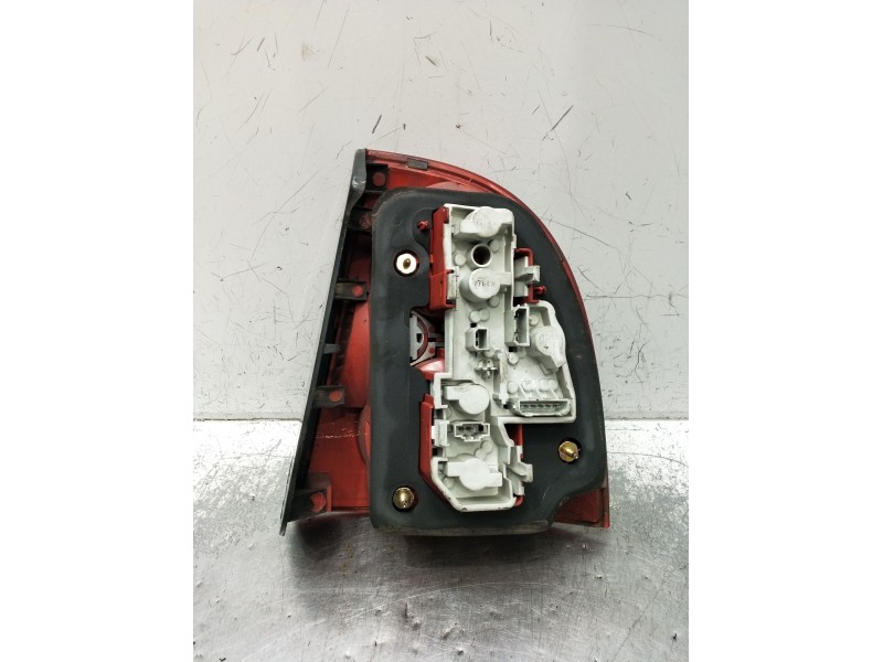 Recambio de piloto trasero izquierdo para volkswagen passat b5.5 (3b3) 1.9 tdi referencia OEM IAM   2001