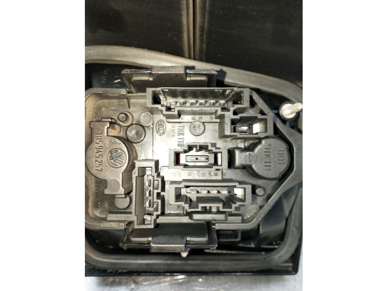 Recambio de piloto trasero derecho para volkswagen vento (1h2) 1.9 d referencia OEM IAM 1H5945112A  1991