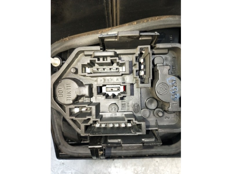 Recambio de piloto trasero izquierdo para volkswagen vento (1h2) 1.9 d referencia OEM IAM   1991