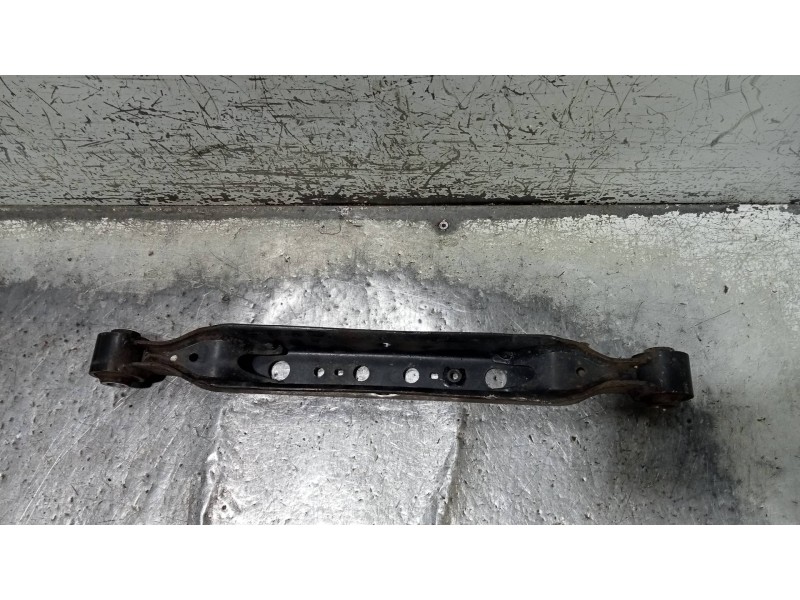 Recambio de brazo suspension inferior trasero derecho para nissan x-trail (t32) acenta referencia OEM IAM   