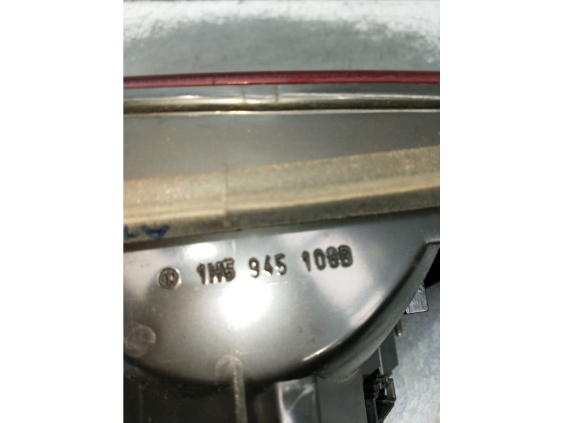 Recambio de piloto trasero derecho interior para volkswagen vento (1h2) 1.9 d referencia OEM IAM 1H5945108B  1991