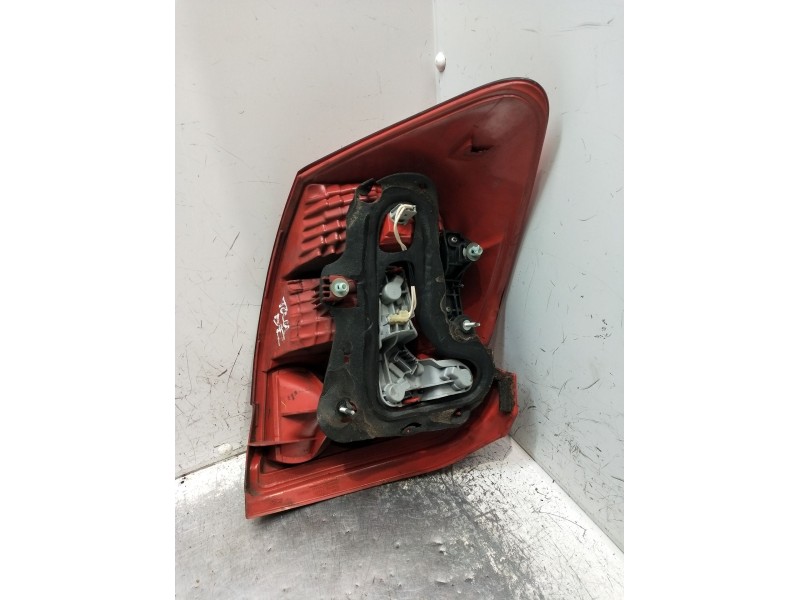 Recambio de piloto trasero izquierdo para toyota auris (_e15_) 1.4 d-4d (nde150_) referencia OEM IAM   2006