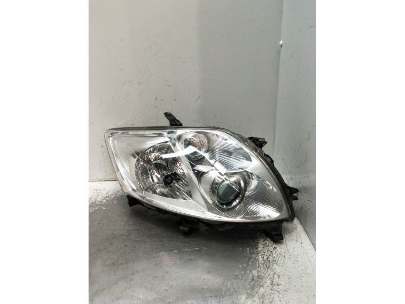 Recambio de faro derecho para toyota auris (_e15_) 1.4 d-4d (nde150_) referencia OEM IAM 8113002470 899002091 2006