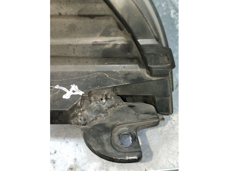 Recambio de faro izquierdo para toyota auris (_e15_) 1.4 d-4d (nde150_) referencia OEM IAM 811502460 VER FOTOS 89901944 2006