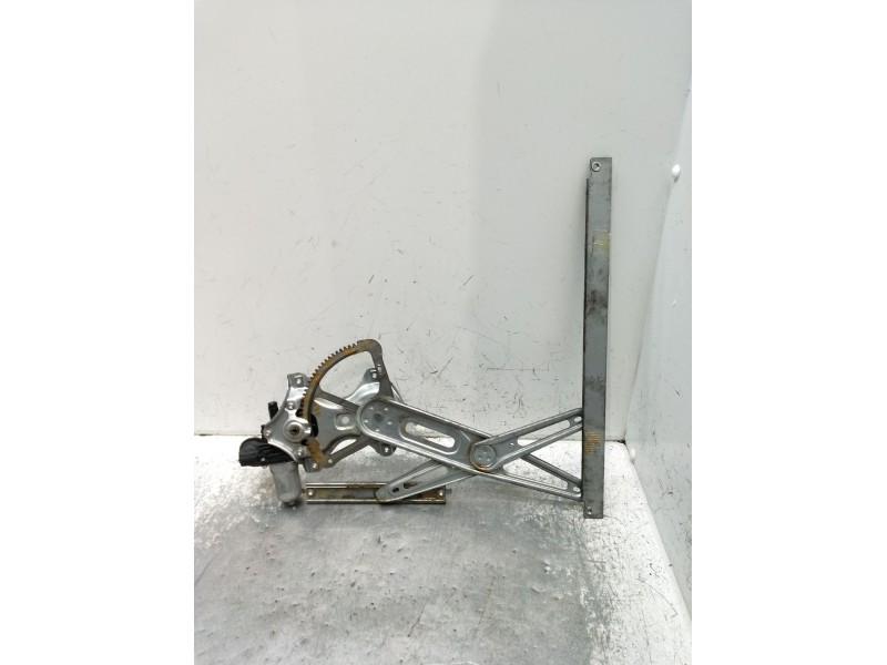 Recambio de elevalunas delantero derecho para toyota auris (_e15_) 1.4 d-4d (nde150_) referencia OEM IAM 857100D100 5P 2006