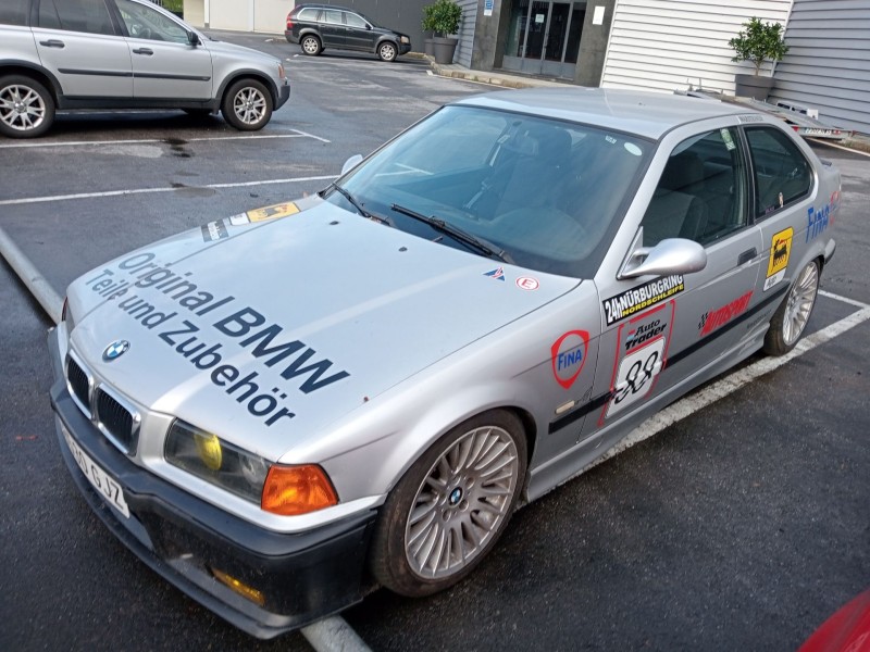 bmw 3 compact (e36) del año 2000