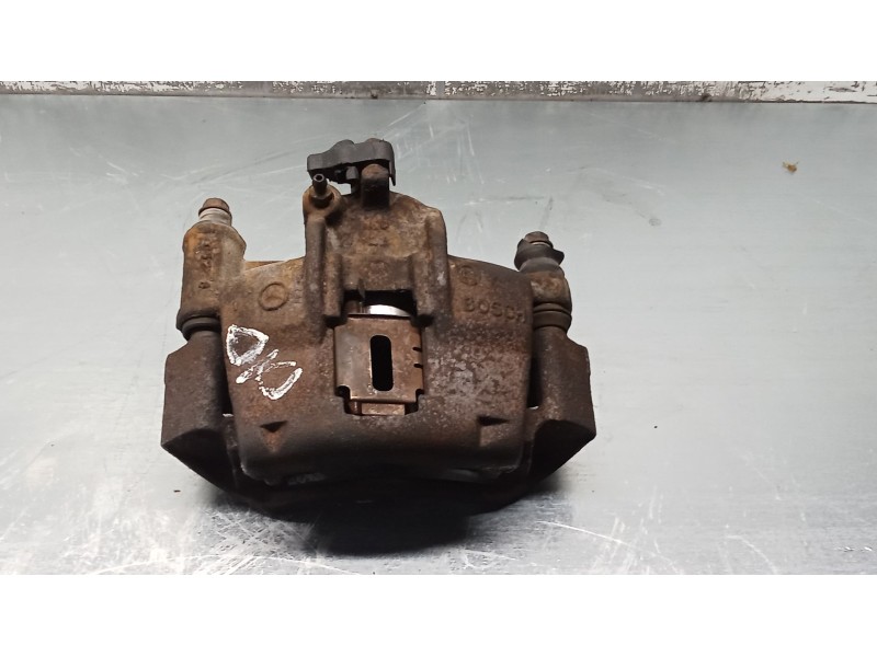 Recambio de pinza freno delantera derecha para mercedes-benz vito autobús (w638) 110 td 2.3 (638.174) referencia OEM IAM  BOSCH 