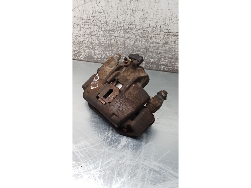 Recambio de pinza freno delantera derecha para mercedes-benz vito autobús (w638) 110 td 2.3 (638.174) referencia OEM IAM  BOSCH 