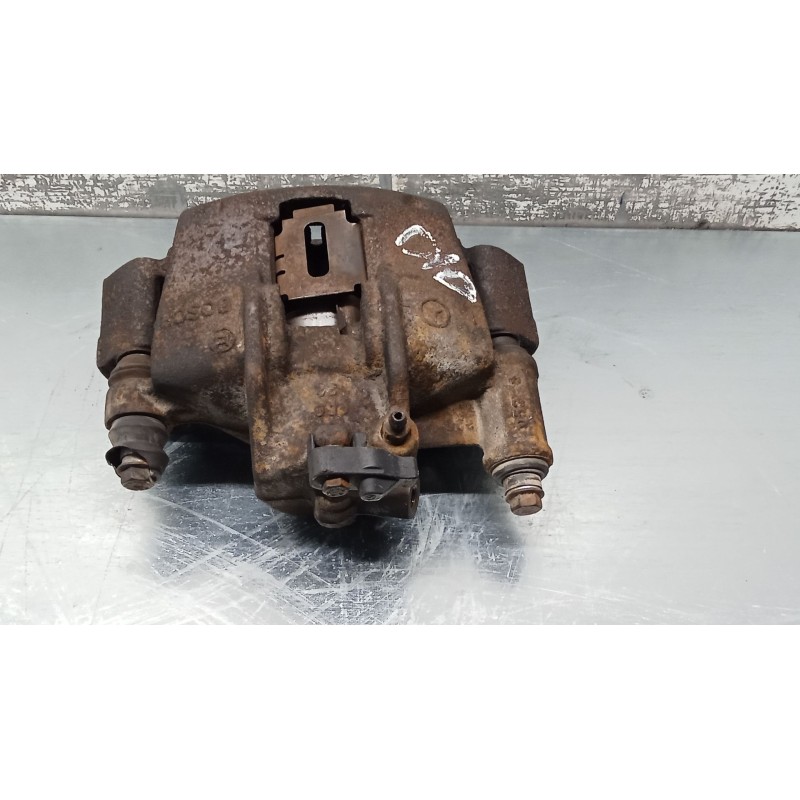 Recambio de pinza freno delantera derecha para mercedes-benz vito autobús (w638) 110 td 2.3 (638.174) referencia OEM IAM  BOSCH 