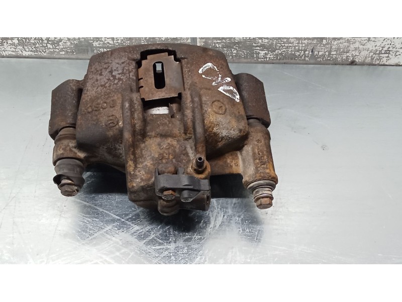 Recambio de pinza freno delantera derecha para mercedes-benz vito autobús (w638) 110 td 2.3 (638.174) referencia OEM IAM  BOSCH 