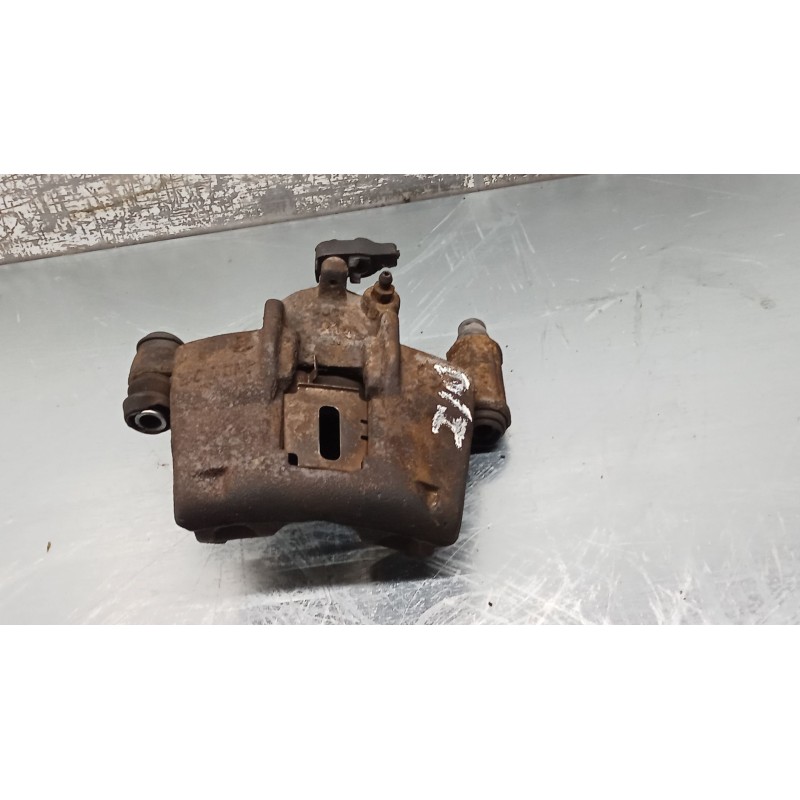 Recambio de pinza freno delantera izquierda para mercedes-benz vito autobús (w638) 110 td 2.3 (638.174) referencia OEM IAM  BOSC
