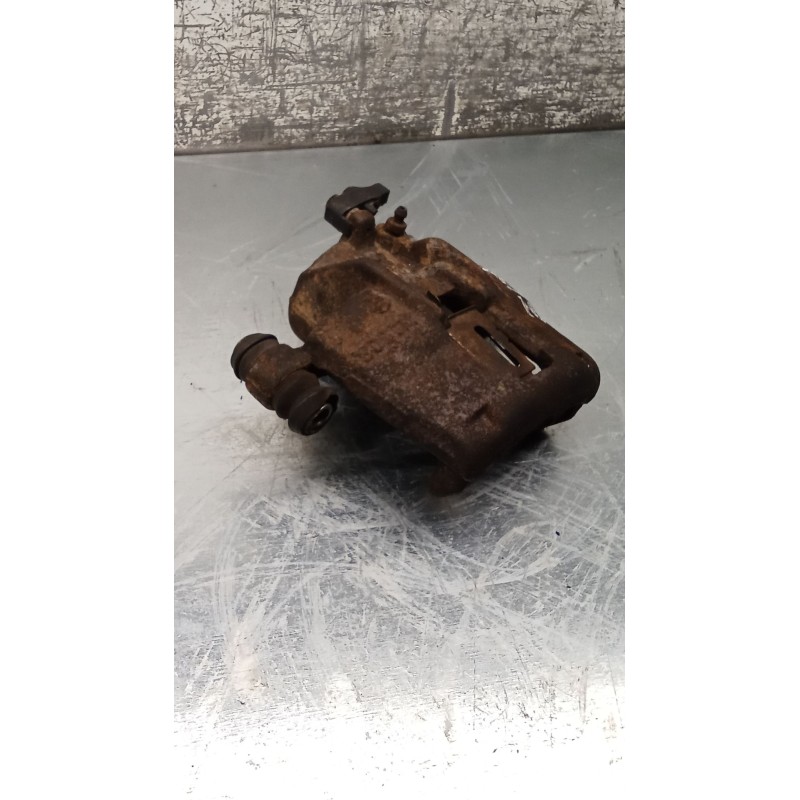 Recambio de pinza freno delantera izquierda para mercedes-benz vito autobús (w638) 110 td 2.3 (638.174) referencia OEM IAM  BOSC
