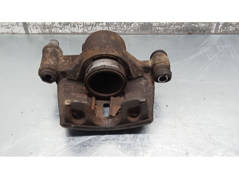 Recambio de pinza freno delantera izquierda para mercedes-benz vito autobús (w638) 110 td 2.3 (638.174) referencia OEM IAM  BOSC