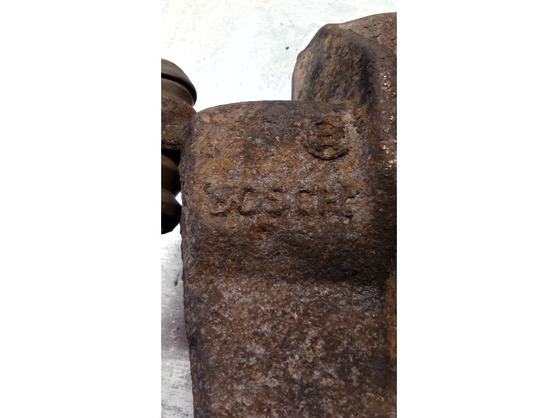 Recambio de pinza freno delantera izquierda para mercedes-benz vito autobús (w638) 110 td 2.3 (638.174) referencia OEM IAM  BOSC