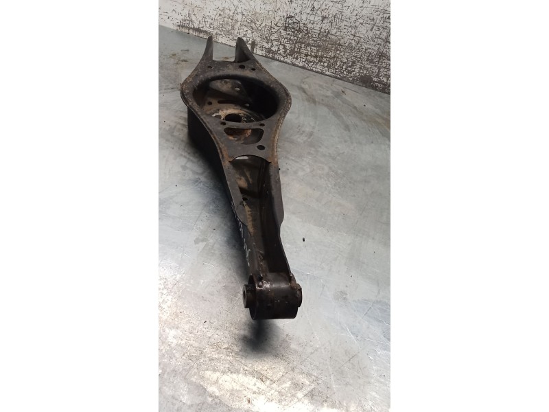 Recambio de brazo suspension inferior trasero izquierdo para seat leon (1p1) 2.0 tdi 16v referencia OEM IAM   05