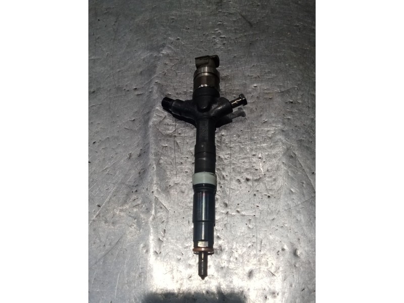 Recambio de inyector para toyota avensis sedán (_t25_) 2.0 d-4d (cdt250_) referencia OEM IAM 236700G010 02G21763 DENSO