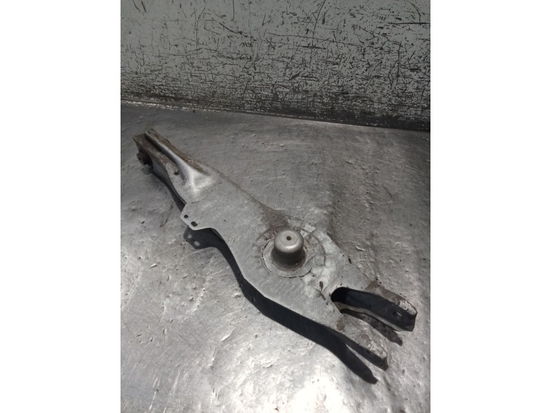 Recambio de brazo suspension inferior trasero izquierdo para fiat croma (194_) 1.9 d multijet (194axb1b) referencia OEM IAM   PO