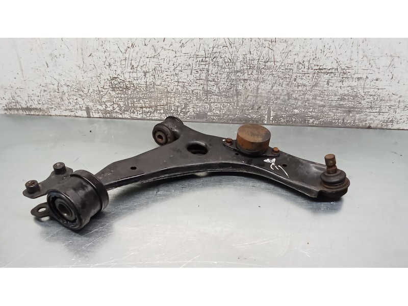 Recambio de brazo suspension inferior delantero derecho para mazda 5 (cr) 2.0 cd (cr19) referencia OEM IAM   05