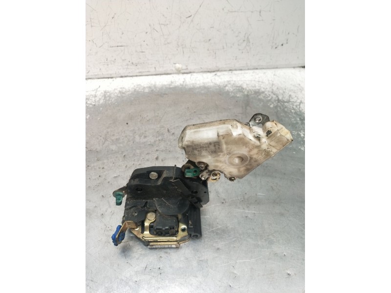 Recambio de motor cierre centralizado delantero derecho para nissan almera ii hatchback (n16) 1.5 dci referencia OEM IAM 8055261