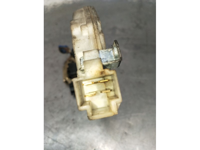 Recambio de motor cierre centralizado delantero derecho para nissan almera ii hatchback (n16) 1.5 dci referencia OEM IAM 8055261