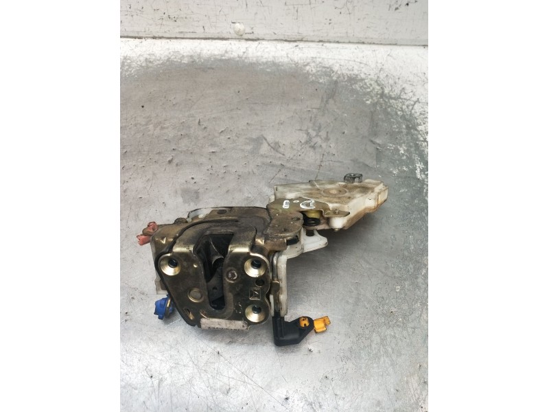 Recambio de motor cierre centralizado delantero izquierdo para nissan almera ii hatchback (n16) 1.5 dci referencia OEM IAM 80553