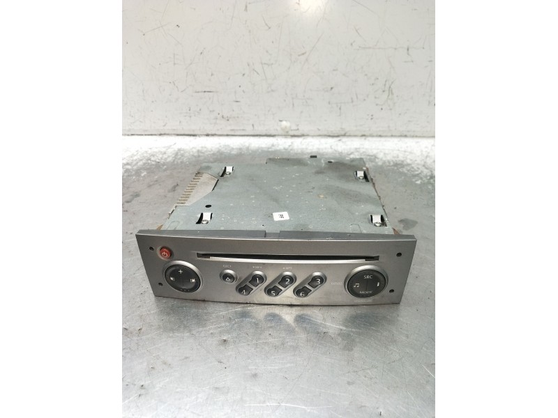 Recambio de sistema audio / radio cd para renault megane ii coupé-cabriolet (em0/1_) 1.9 dci referencia OEM IAM 8200666141 FD000